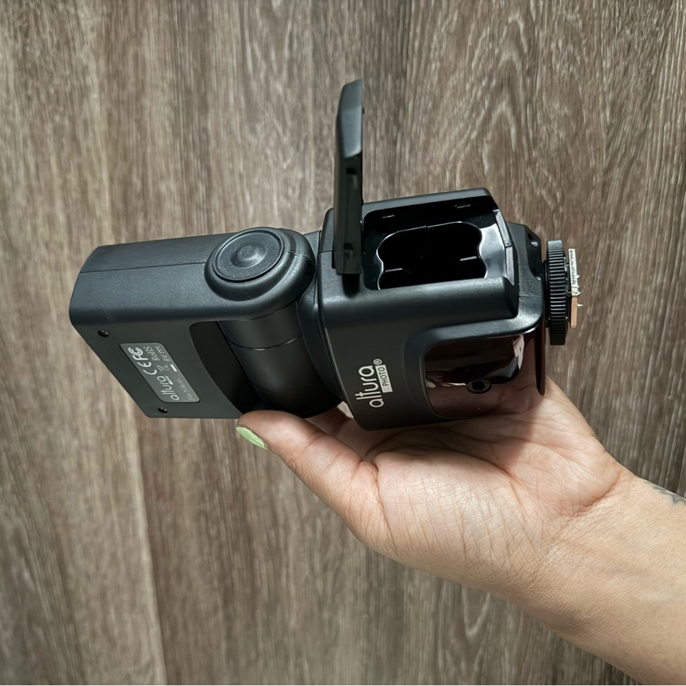 Black Camera Flash - Picture 11 of 13
